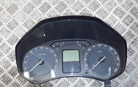 Speedometer (instrument cluster)