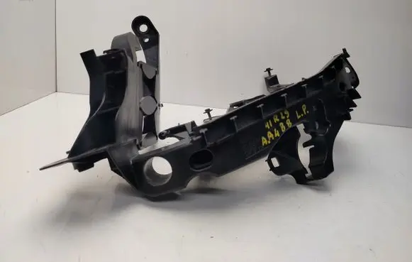 Audi A4 S4 B8 8K Headlight/headlamp mounting bracket 8K0805607
