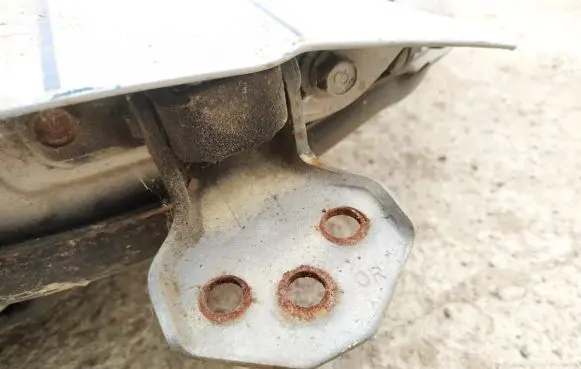 Mazda 323 Front door upper hinge