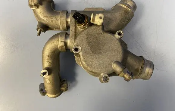 BMW 3 E92 E93 Thermostat 7838482 783848201 7838210