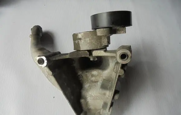 Volvo XC90 Timing belt tensioner 