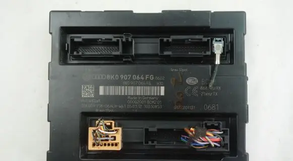Audi A4 S4 B8 8K Comfort/convenience module 8K0907064FG