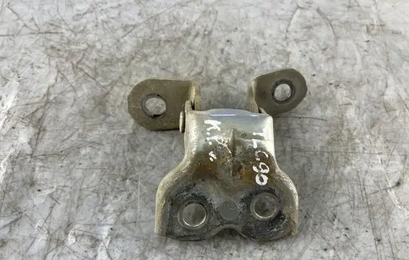 Toyota Land Cruiser (HDJ90) Front door upper hinge