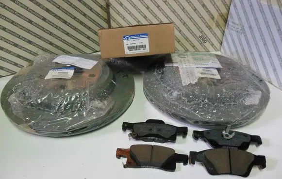Jeep Grand Cherokee Brake pads (rear) 68052386AB