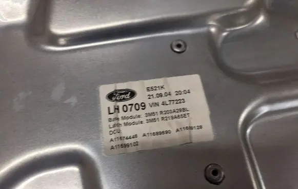 Ford Focus C-MAX Front door window regulator with motor 3M51R045H18A 3M51R203A29BL