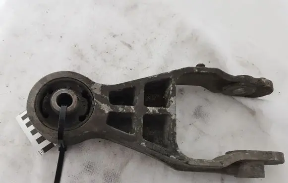 Opel Corsa D Gearbox mount 468646740