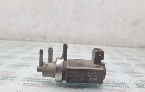 Audi A6 S6 C5 4B Turbo solenoid valve 059906627A