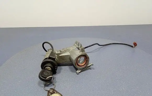 Volkswagen Transporter - Caravelle T4 Ignition lock 701905851