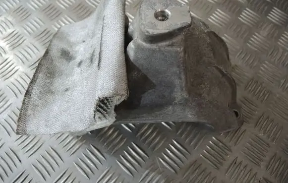 Porsche Macan (95B) Engine mounting bracket 8KO199308CH