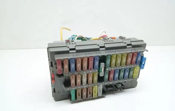 Peugeot Partner Fuse module 9568205480