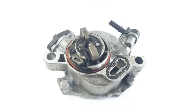 Peugeot 5008 II Vacuum pump 9804021880