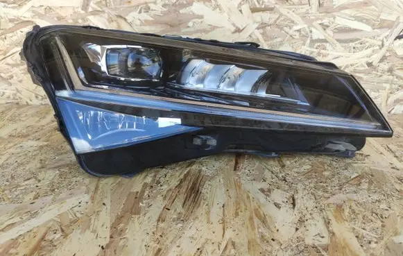 Skoda Superb B8 (3V) Headlight/headlamp 3V1941016D 3277720