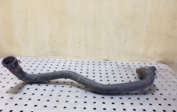 Volkswagen PASSAT B4 Engine coolant pipe/hose 3A0121049E