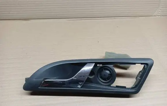 Skoda Yeti (5L) Front door interior handle 1Z0837247