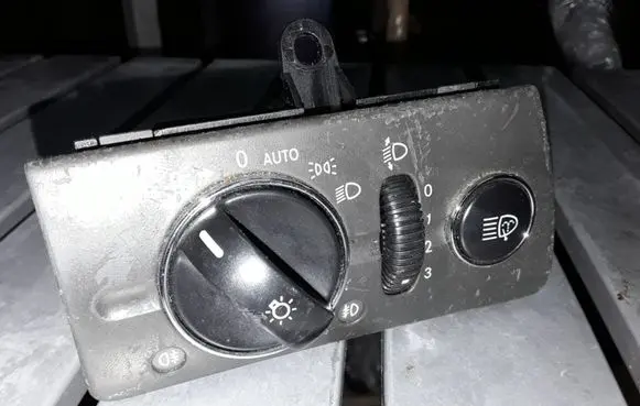 Mercedes-Benz E W211 Light switch 2115450204