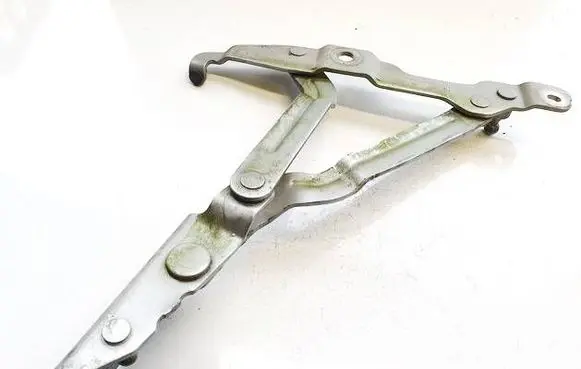 Audi A4 S4 B5 8D Tailgate/trunk/boot hinge 8d5827302c