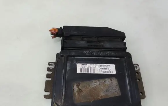 Renault Scenic I Engine control unit/module 8200057536