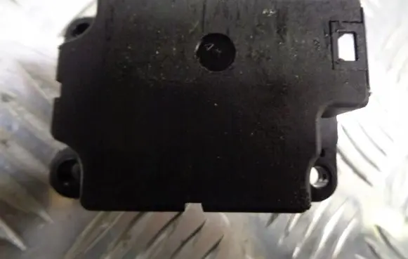 Nissan Micra A/C air flow flap actuator/motor 