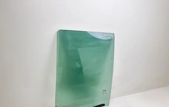 Nissan Navara D40 Rear door window glass 43R004654