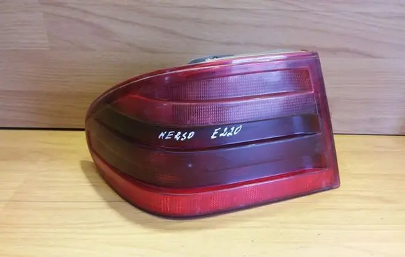 Mercedes-Benz E W210 Rear/tail lights A2108200164