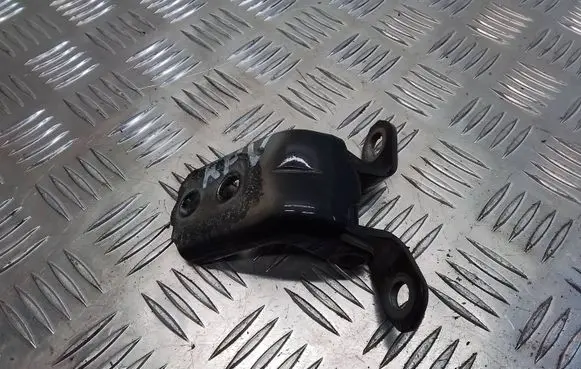 Nissan Navara D40 Front door upper hinge