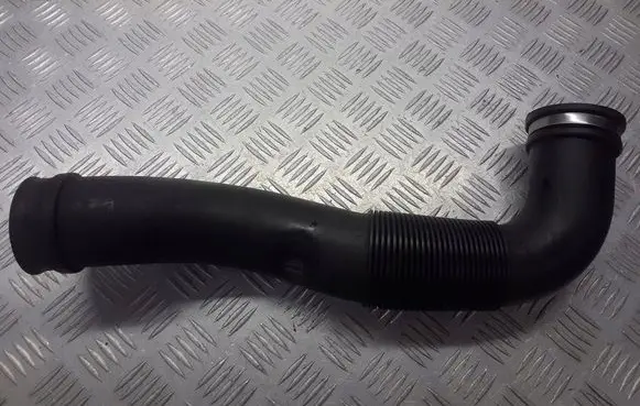 Opel Astra H Air intake duct part 55559549
