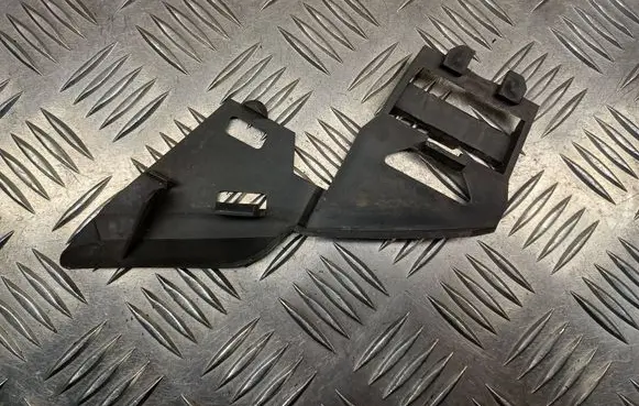 Volvo V50 Headlight/headlamp mounting bracket 30678262