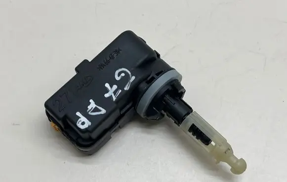 Headlight level adjustment motor