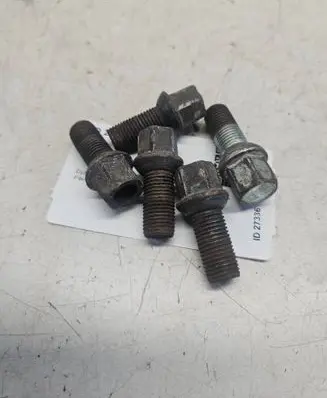 Volkswagen Golf IV Nuts/bolts 