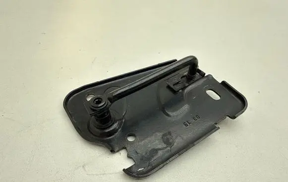 Audi A3 S3 8V Engine bonnet/hood lock/latch loop/hook 8V0823186C
