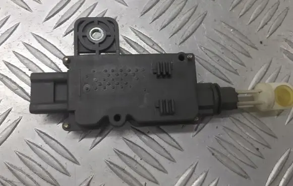 Nissan Primera Fuel tank cap lock 84680AV800