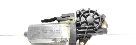 Mercedes-Benz C W204 Seat adjustment motor 820418984