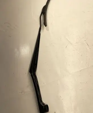 Subaru Outback (BS) Front wiper blade arm