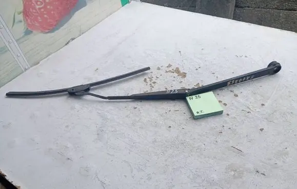 Mazda Xedos 9 Front wiper blade arm 895412538467