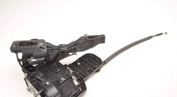 Hyundai ix20 Rear door lock 81420-1K020