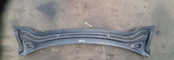 Peugeot RCZ Wiper trim YM21605080