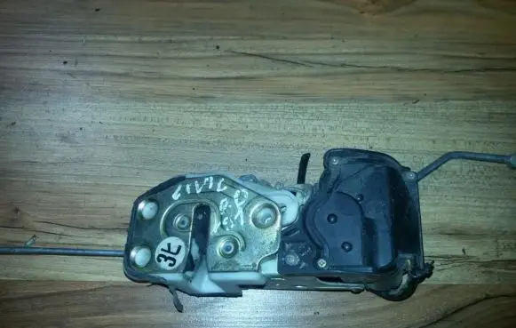 Honda Civic Front door lock