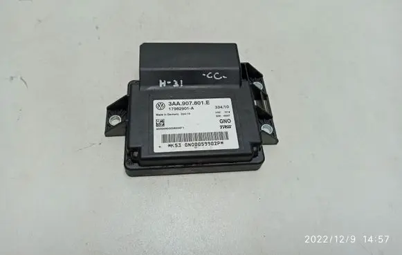 Volkswagen PASSAT CC Hand brake control module 3AA907801E