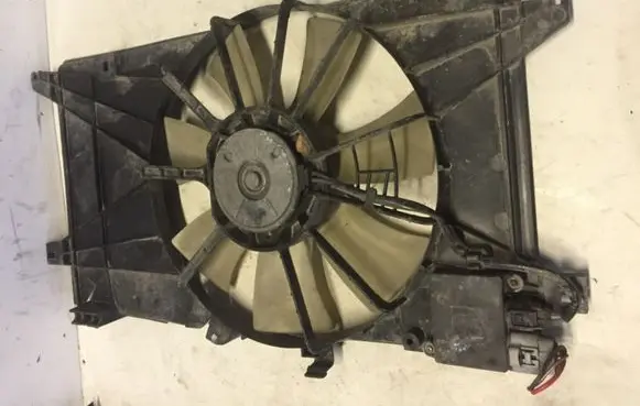 Mazda 5 Radiator cooling fan shroud 993003330