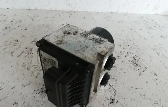 Volkswagen PASSAT B6 ABS Pump 3C0614109AF