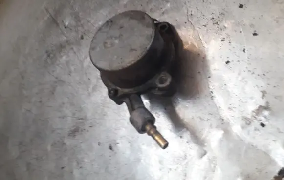 Peugeot 607 Vacuum valve 