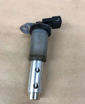 BMW 3 E92 E93 Camshaft vanos timing valve 7585425