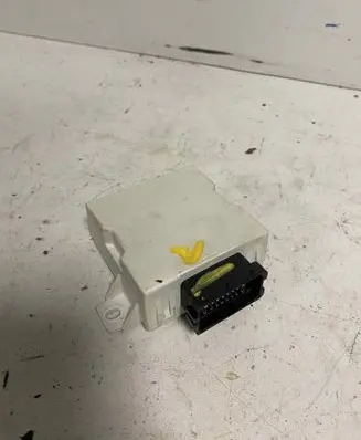 Toyota Avensis T250 Window wiper relay 150696