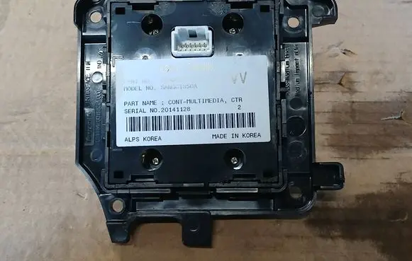 Renault Megane III Head unit multimedia control 253B05176R SANGC1350A 20141128
