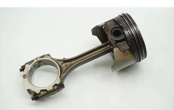 Mitsubishi Galant Piston with connecting rod 