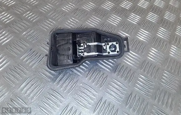 Nissan Qashqai Tail light bulb cover holder 89503174