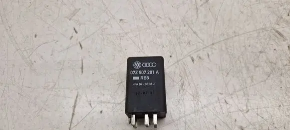 Volkswagen Transporter - Caravelle T5 Glow plug pre-heat relay 07Z907281A 0281003031 475