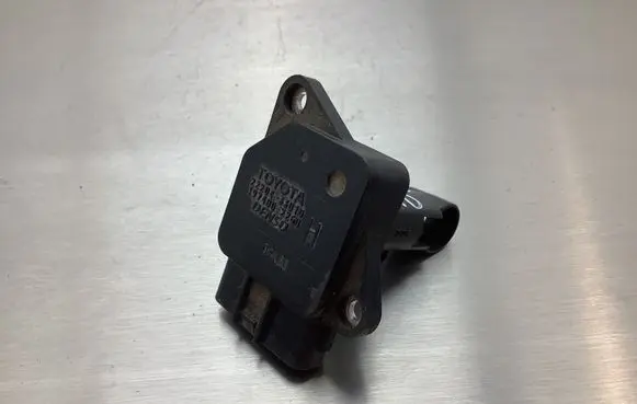 Toyota Yaris Mass air flow meter 2220433010 1974002260