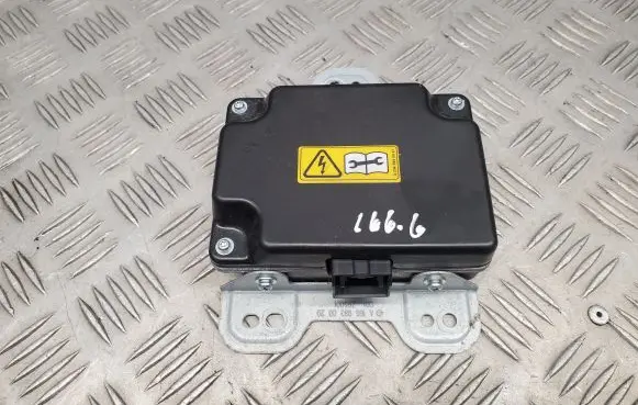 Mercedes-Benz GL X166 Voltage converter inverter A1669820020
