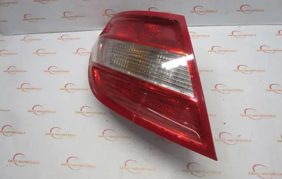 Mercedes-Benz C W204 Rear/tail lights 2048200164L